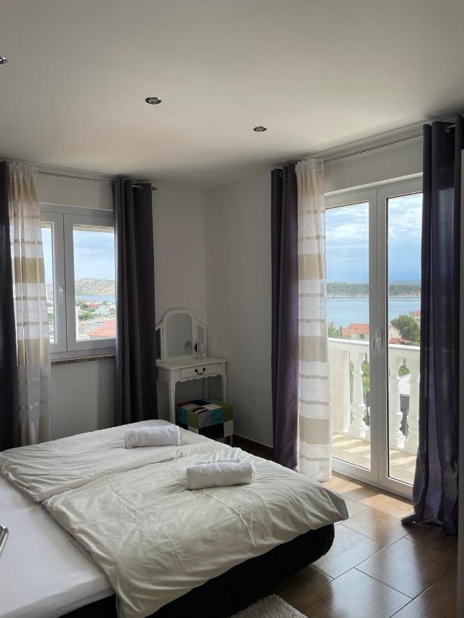 Apartments Rafaela Barbat na Rabu Exterior photo