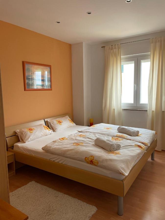 Apartments Rafaela Barbat na Rabu Exterior photo