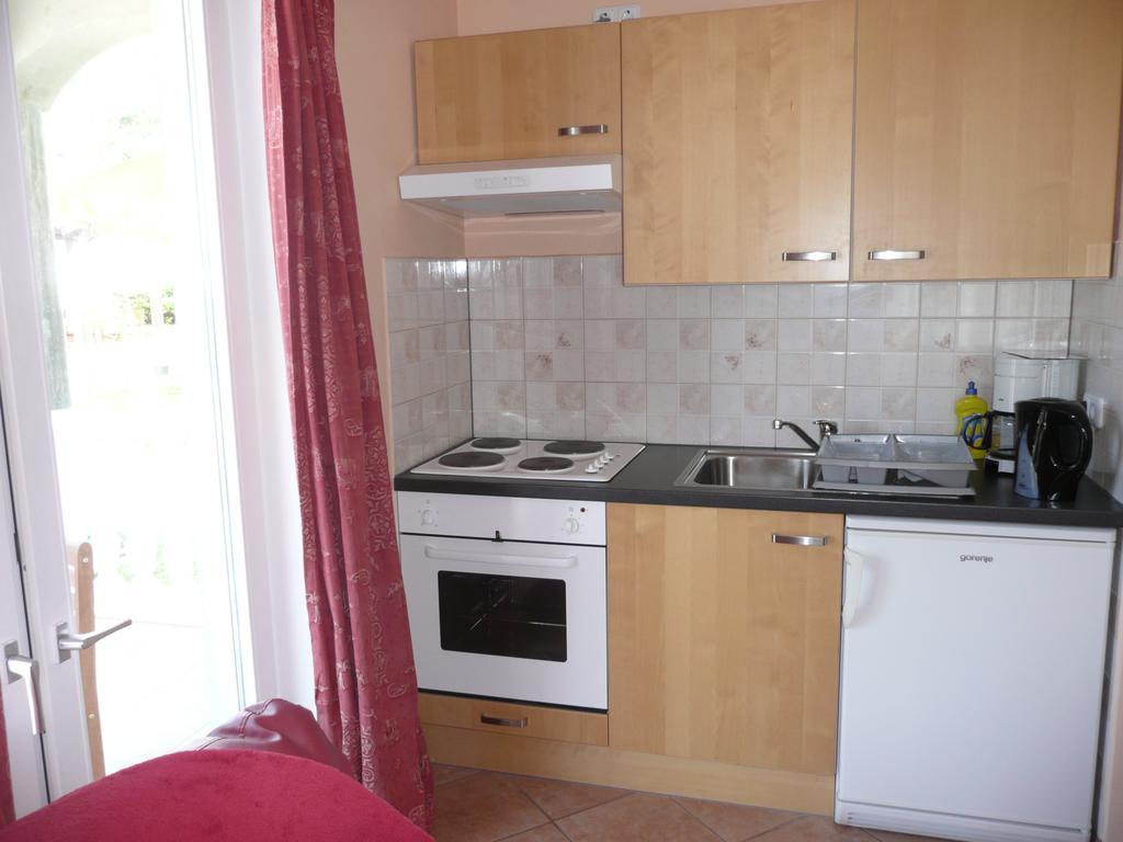 Apartments Rafaela Barbat na Rabu Exterior photo