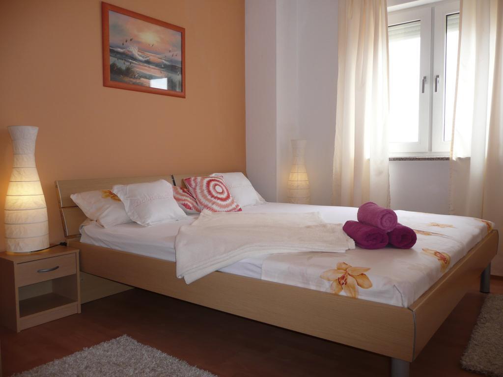 Apartments Rafaela Barbat na Rabu Exterior photo