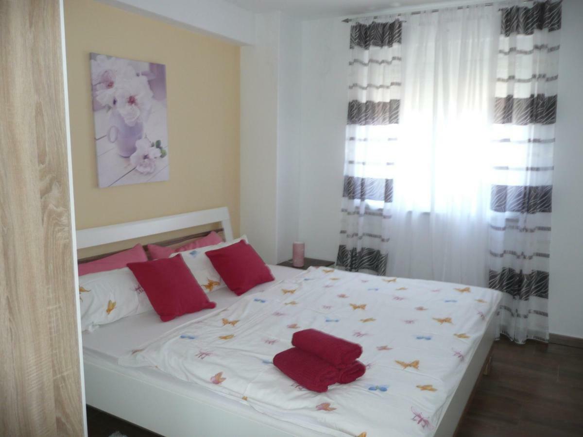 Apartments Rafaela Barbat na Rabu Exterior photo