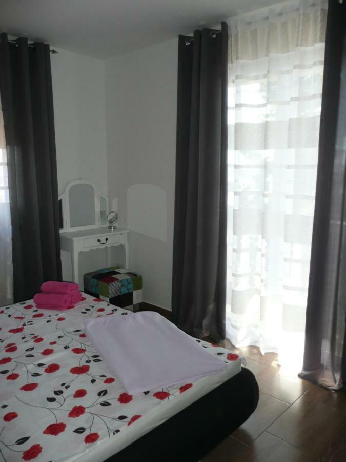 Apartments Rafaela Barbat na Rabu Exterior photo
