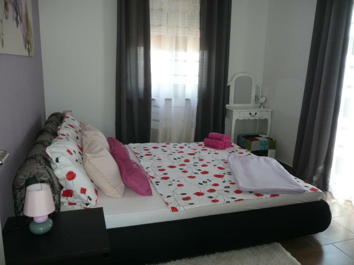 Apartments Rafaela Barbat na Rabu Exterior photo